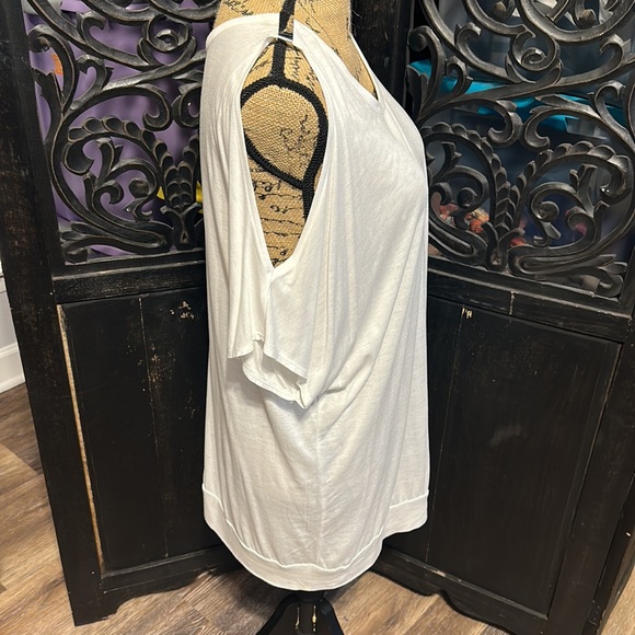 New York & Company / NY&C White Cold-Shoulder short Sleeve Pull On Shirt / Top. - Picture 10 of 12